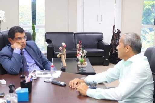 Camacã: Em visita a Salvador Prefeito Paulo do Gás traz benefícios pra cidade